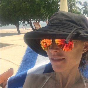 Meet your Posher, Beatriz